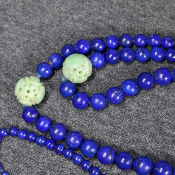 vintage long genuine green jade and lapis beaded necklace with 14K clasp - Picture 4 of 12